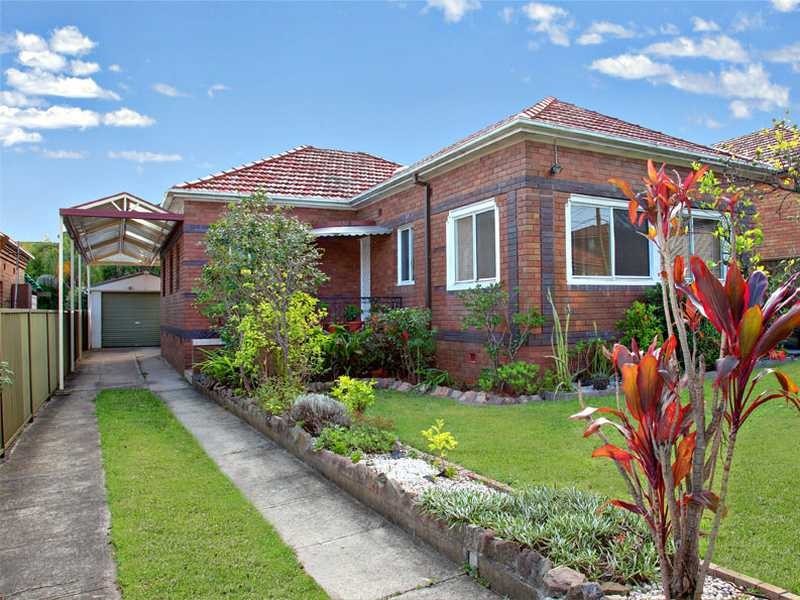 10 Mayfair Crescent, Beverly Hills NSW 2209