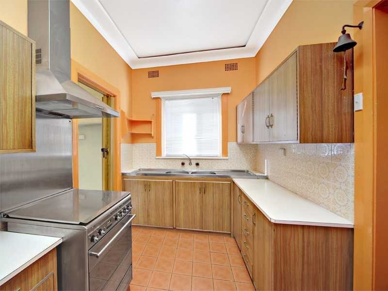 10 Mayfair Crescent, Beverly Hills NSW 2209