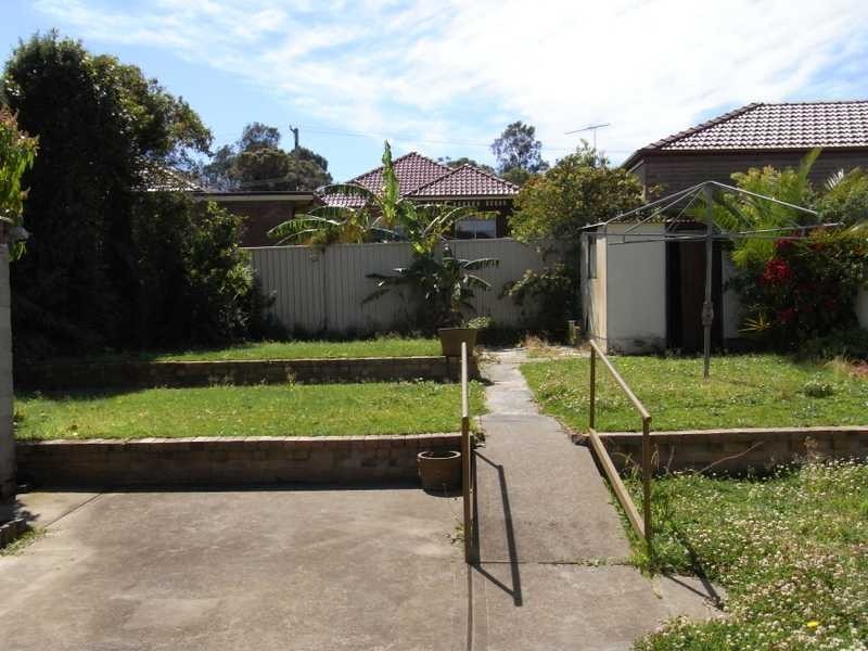 17 Carrisbrook Avenue, Bexley North NSW 2207