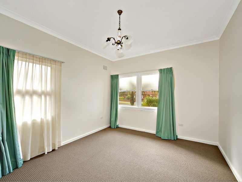 11 Lynesta Avenue, Bexley North NSW 2207