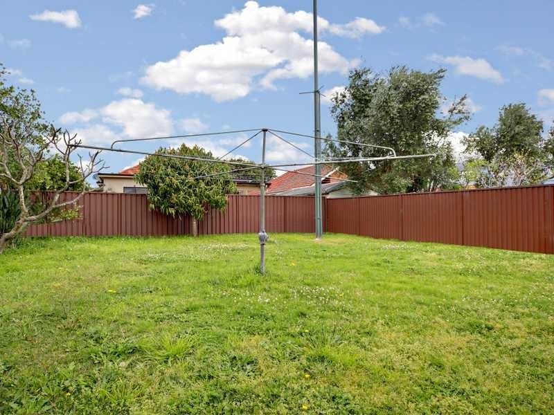 11 Lynesta Avenue, Bexley North NSW 2207