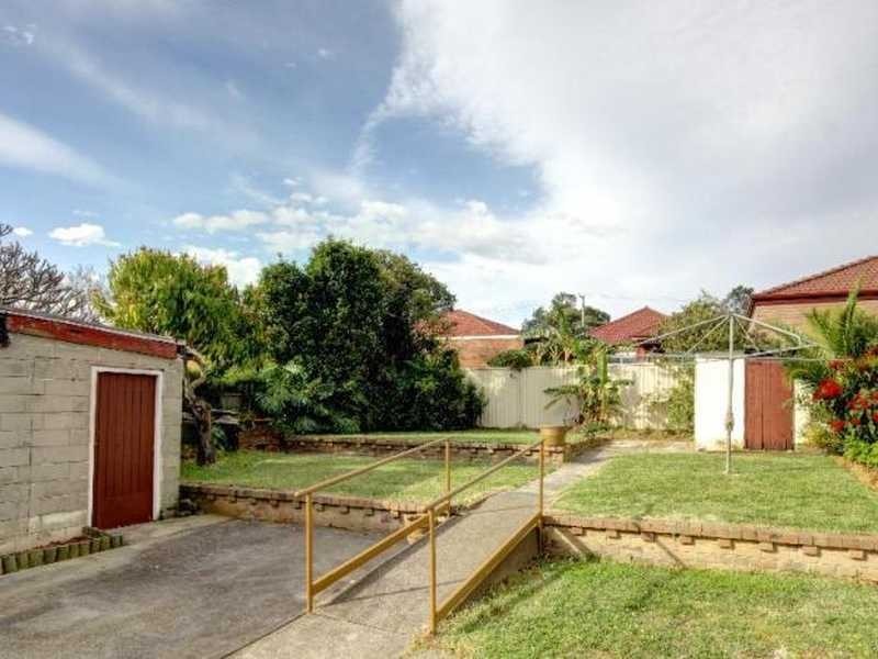 17 Carrisbrook Avenue, Bexley North NSW 2207