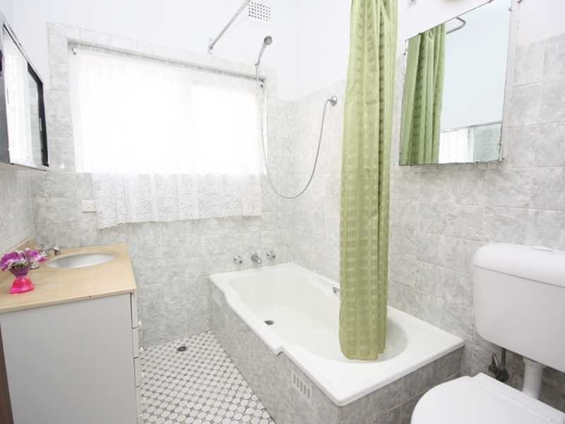 17 Carrisbrook Avenue, Bexley North NSW 2207