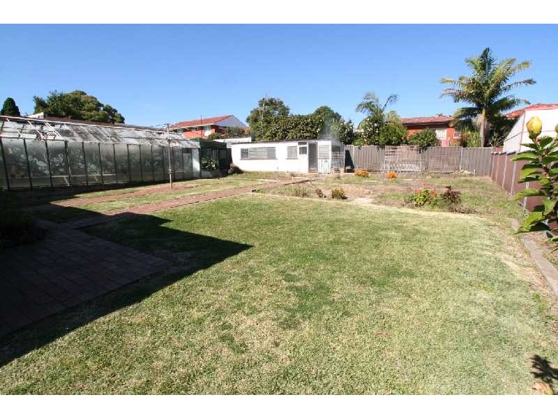 10 Mabel Street, Kingsgrove NSW 2208