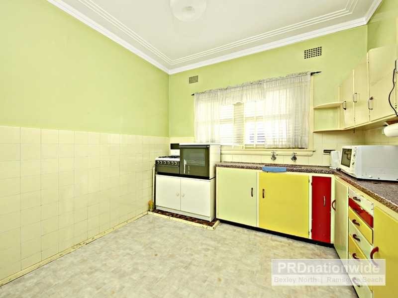 37 Bobodah Street, Kingsgrove NSW 2208