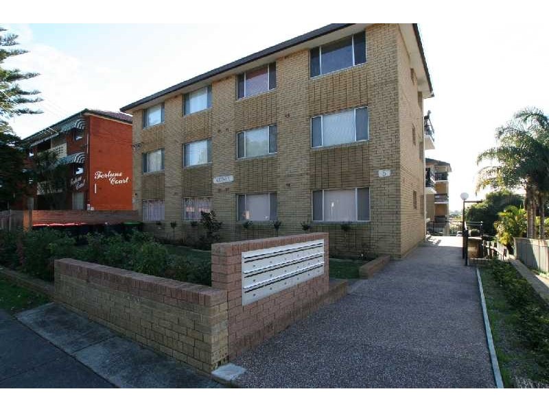 1/5 St Albans Road, Kingsgrove NSW 2208