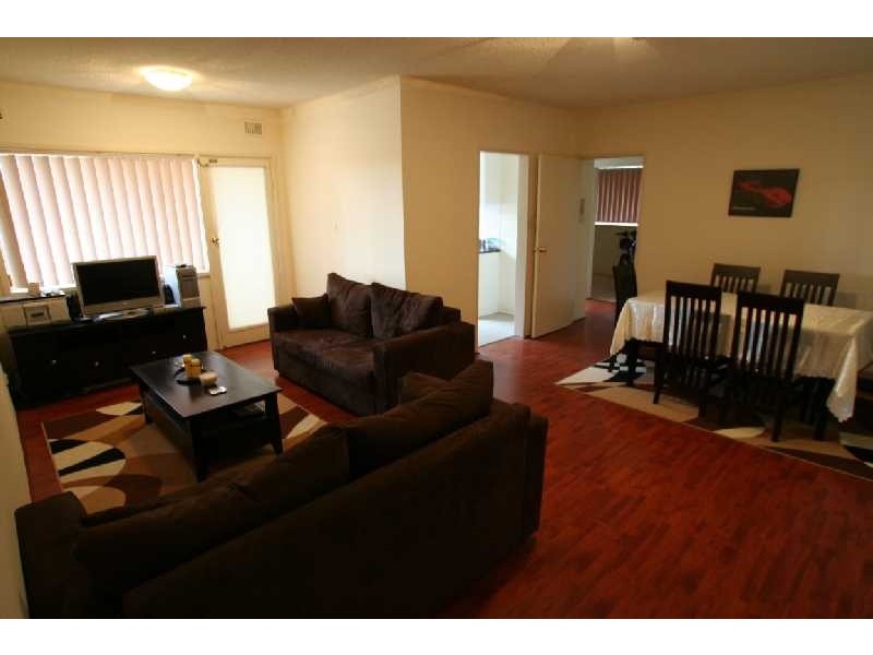 1/5 St Albans Road, Kingsgrove NSW 2208