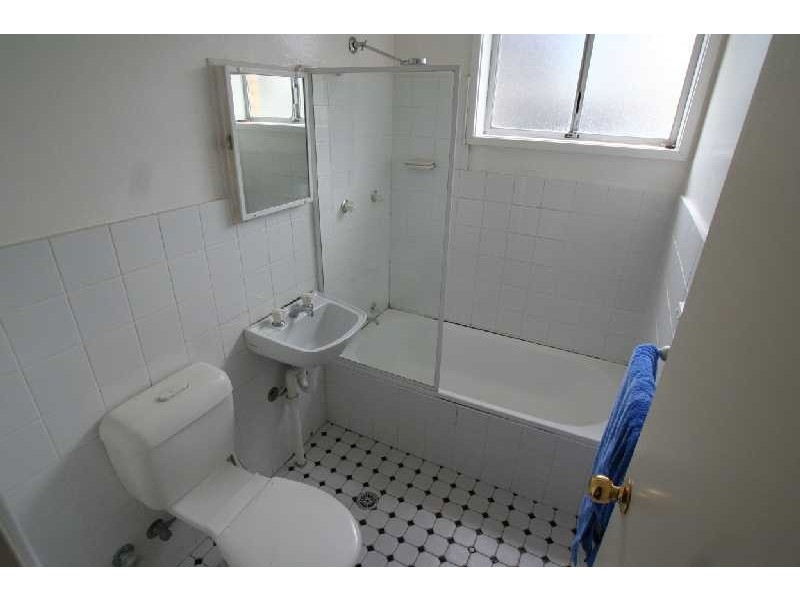 1/5 St Albans Road, Kingsgrove NSW 2208