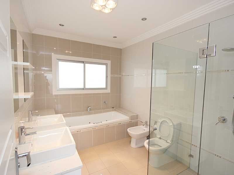 18 Bungalow Road, Roselands NSW 2196