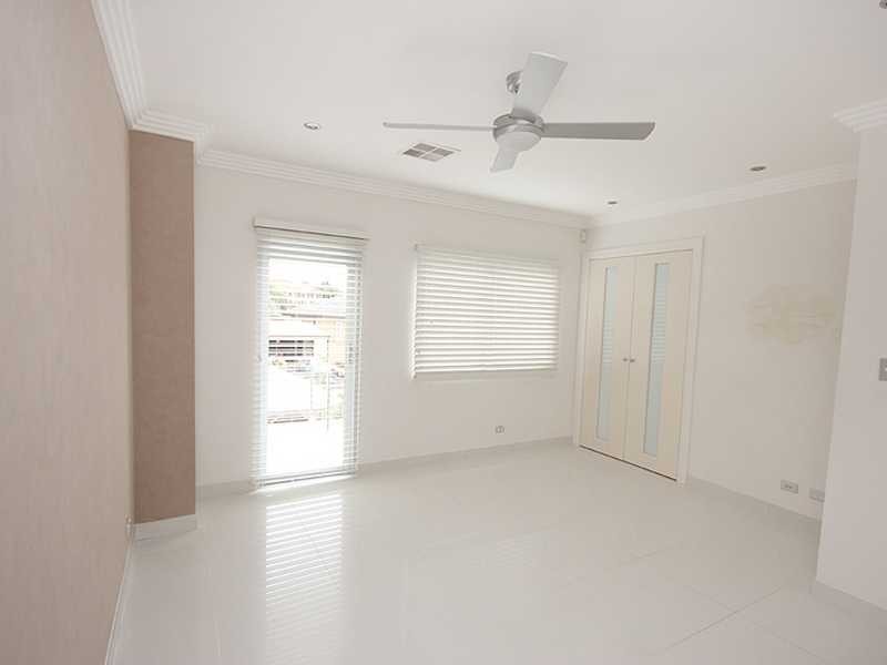 18 Bungalow Road, Roselands NSW 2196