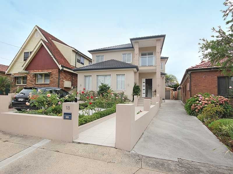 18 Bungalow Road, Roselands NSW 2196