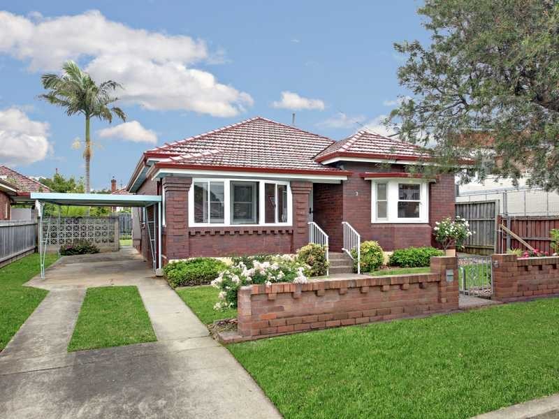 2 The Avenue, Kingsgrove NSW 2208