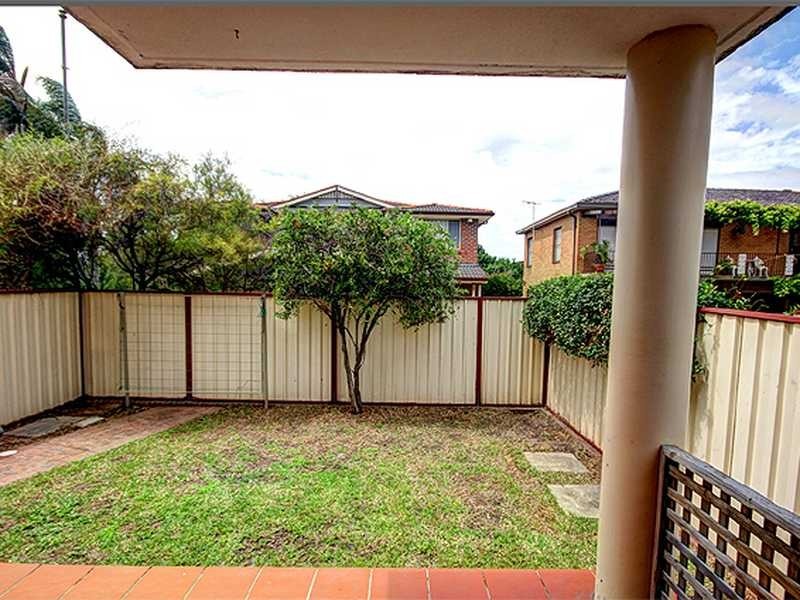 6a Waterview Street, Carlton NSW 2218