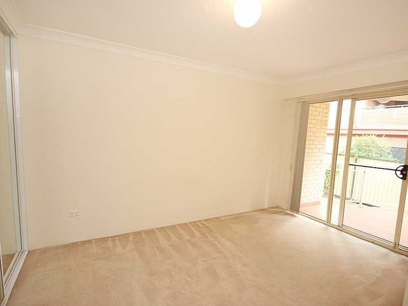 1 Hillview Street, Roselands NSW 2196