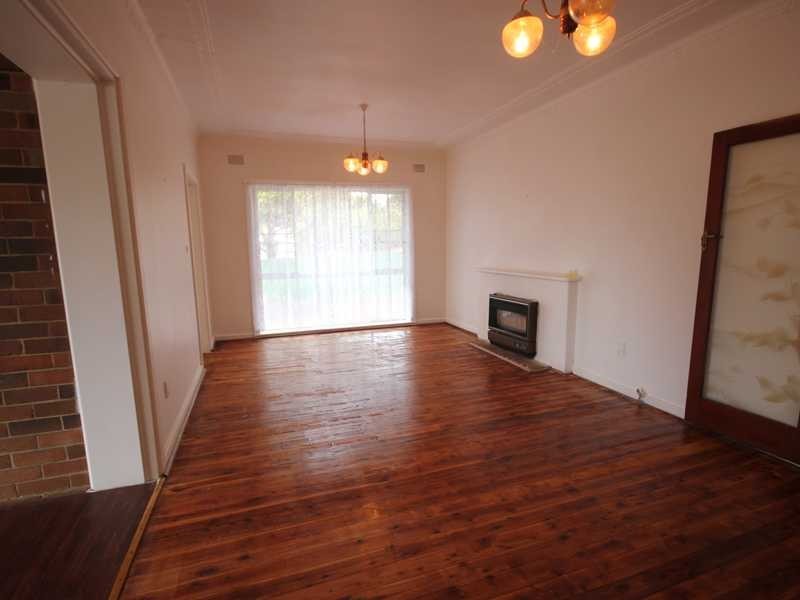 2 Glenwall Street, Kingsgrove NSW 2208