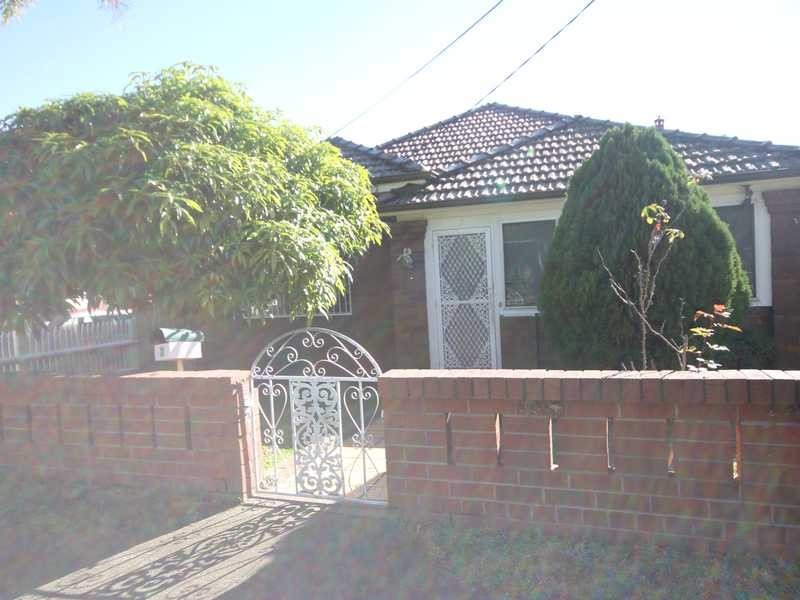 2 Kingsgrove Avenue, Kingsgrove NSW 2208