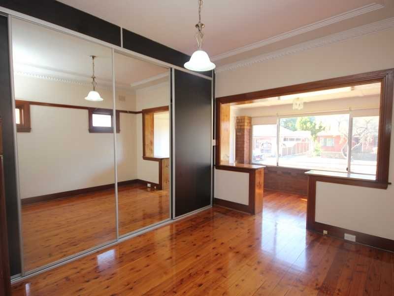 17 Hobbs Street, Kingsgrove NSW 2208