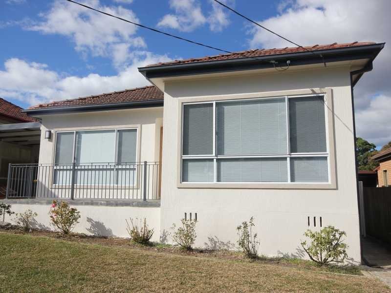 30 Roseview Avenue, Roselands NSW 2196