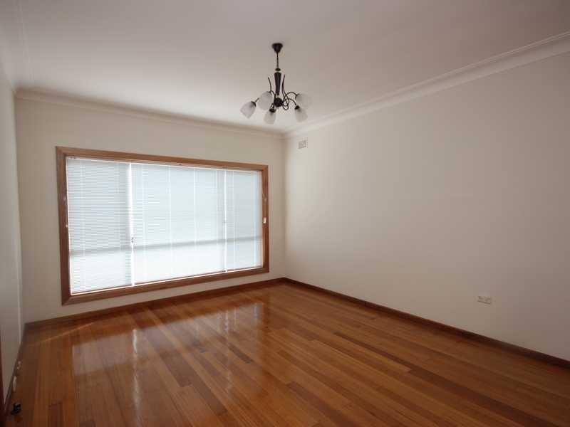 30 Roseview Avenue, Roselands NSW 2196