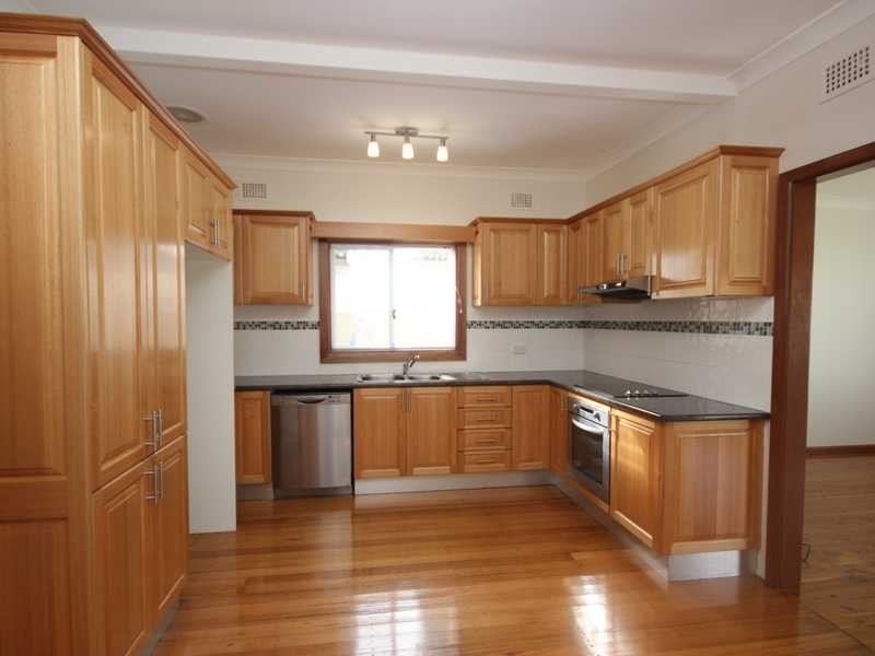 30 Roseview Avenue, Roselands NSW 2196