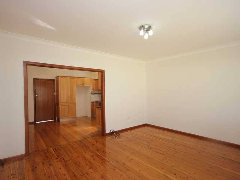 30 Roseview Avenue, Roselands NSW 2196