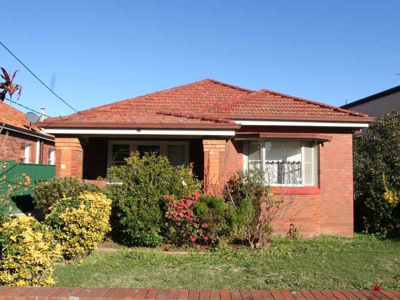 17 Hobbs Street, Kingsgrove NSW 2208