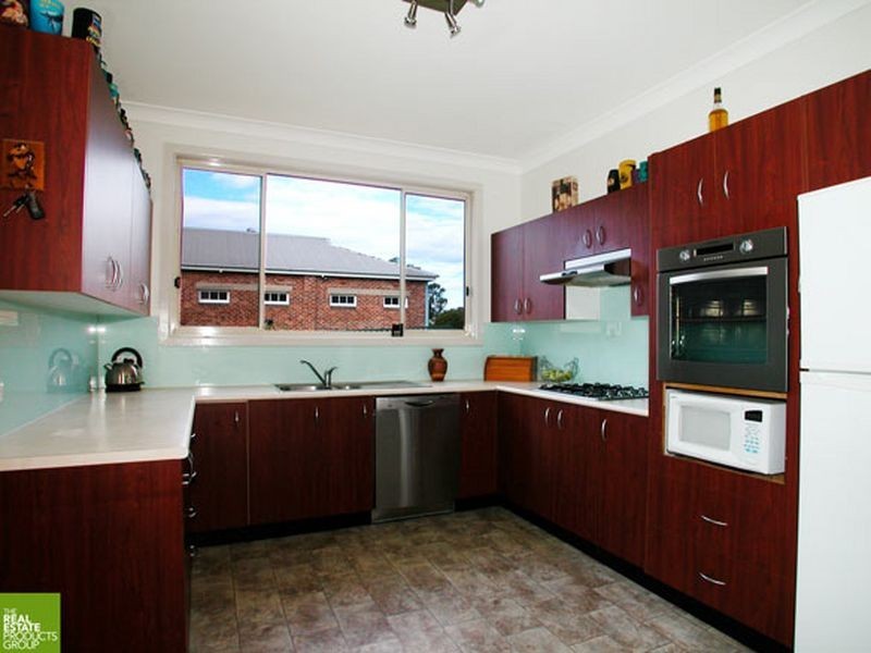 3 Robertson Street, Helensburgh NSW 2508