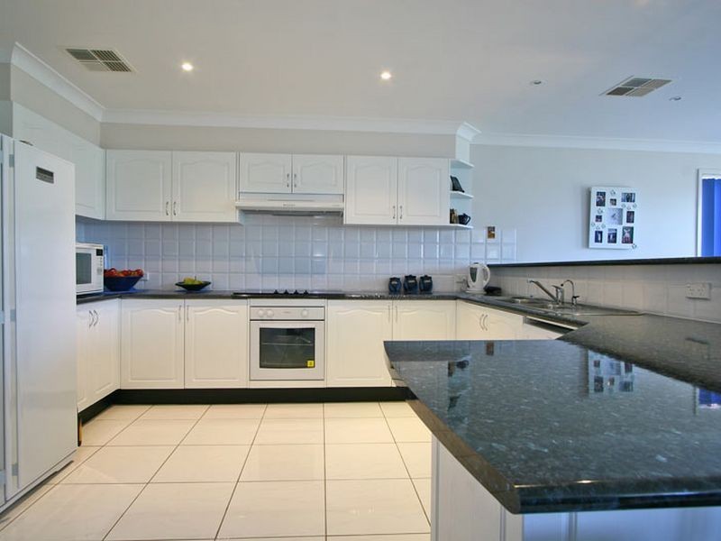 84 Walker Street, Helensburgh NSW 2508