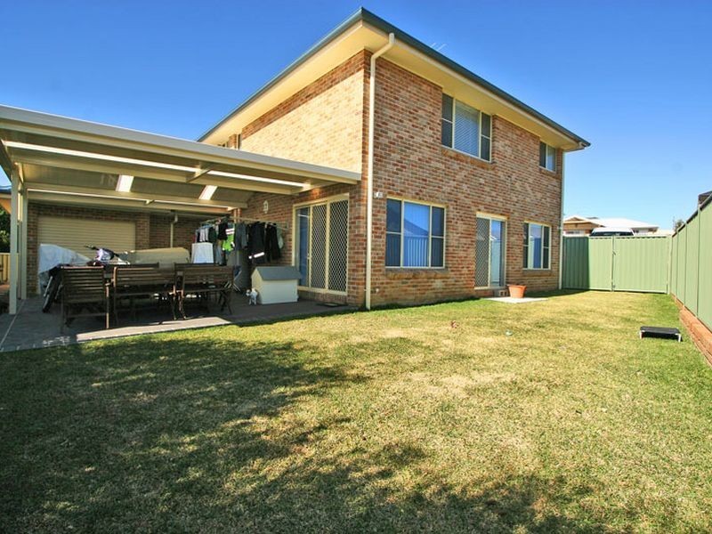 84 Walker Street, Helensburgh NSW 2508
