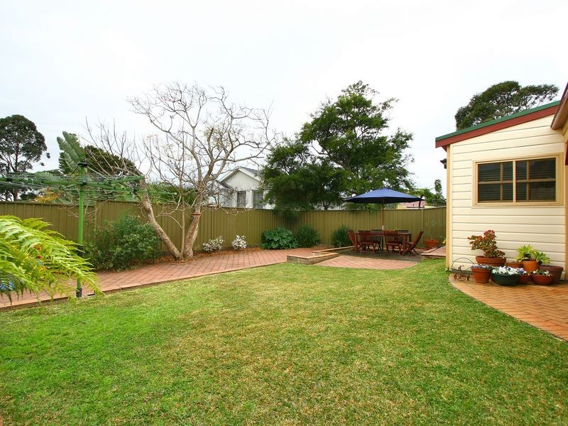 99 Walker Street, Helensburgh NSW 2508