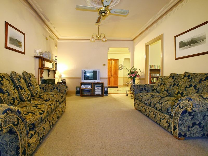 99 Walker Street, Helensburgh NSW 2508