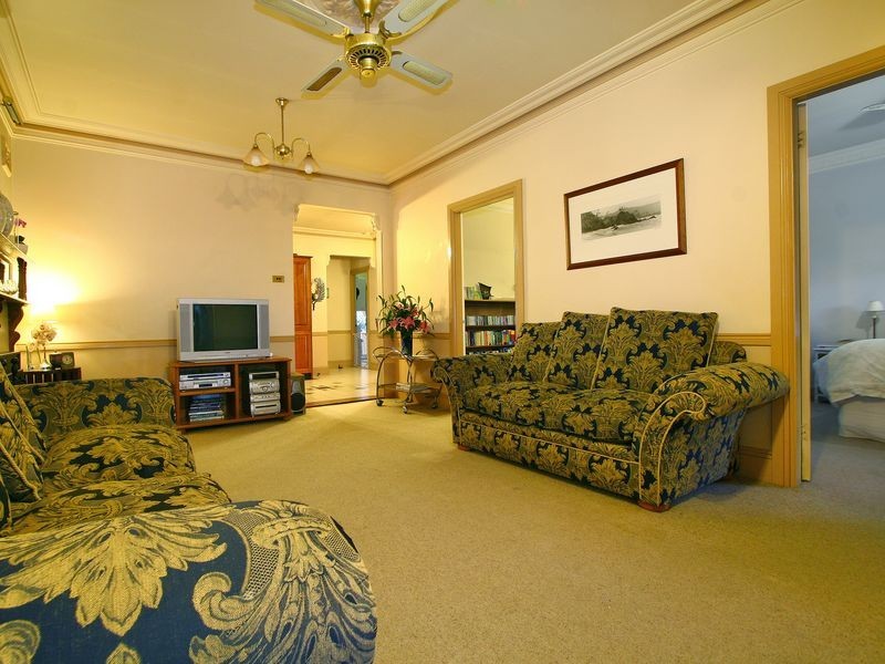 99 Walker Street, Helensburgh NSW 2508