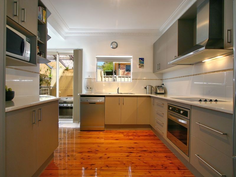 2/18a Hay Street, Helensburgh NSW 2508