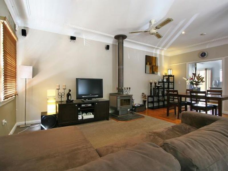 2/18a Hay Street, Helensburgh NSW 2508