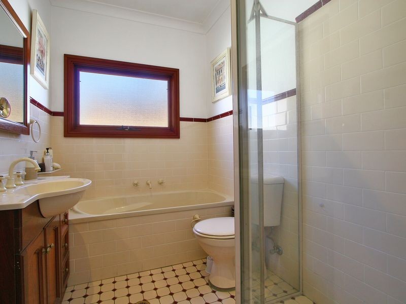 2/18a Hay Street, Helensburgh NSW 2508