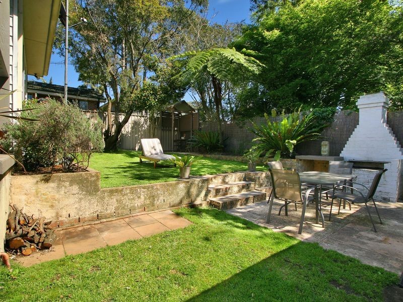 2/18a Hay Street, Helensburgh NSW 2508