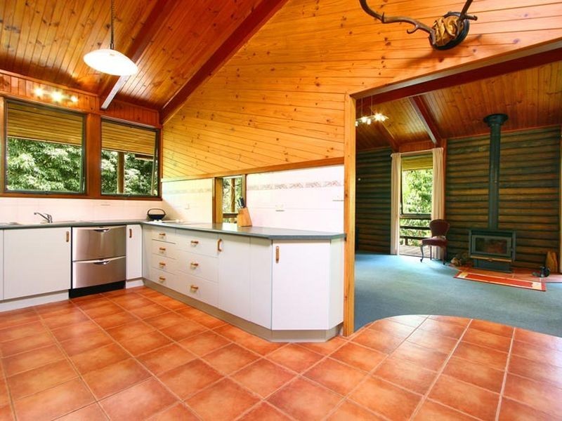 13 Georges Road, Otford NSW 2508