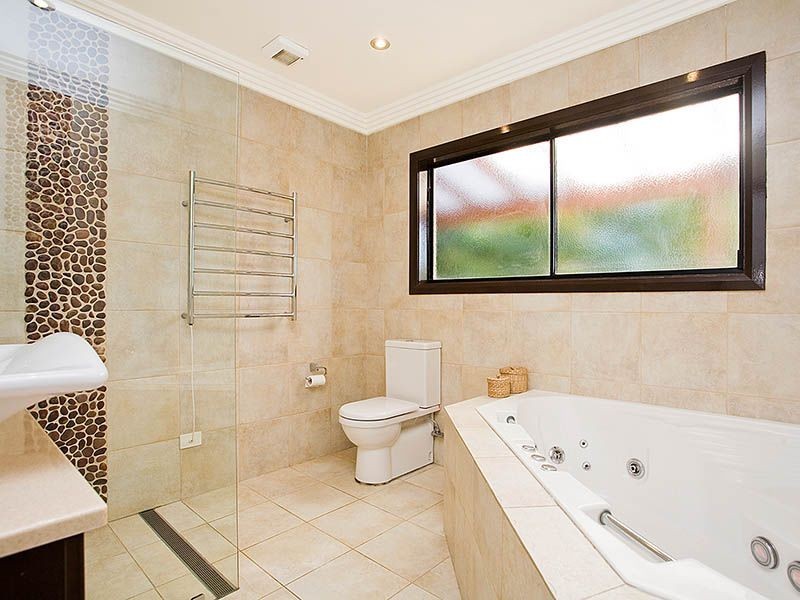 225 Parraweena Road, Miranda NSW 2228