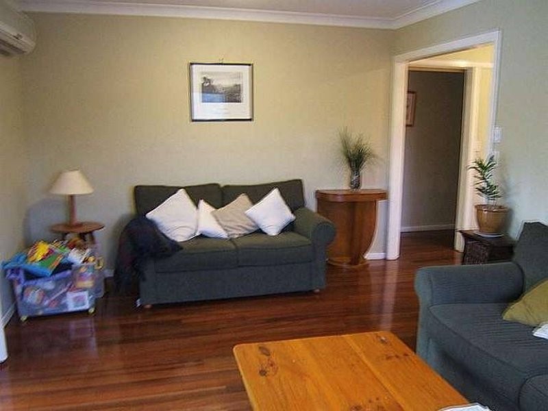 42 Marland Street, Kenmore QLD 4069