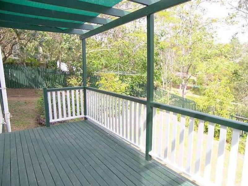 42 Marland Street, Kenmore QLD 4069