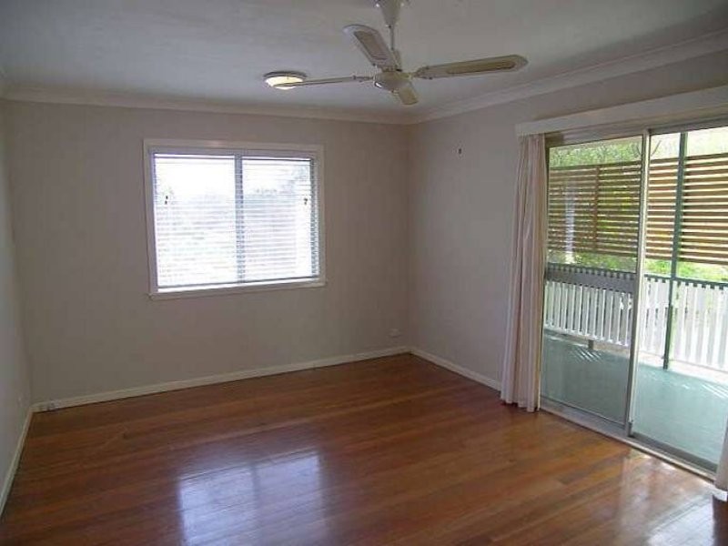 42 Marland Street, Kenmore QLD 4069