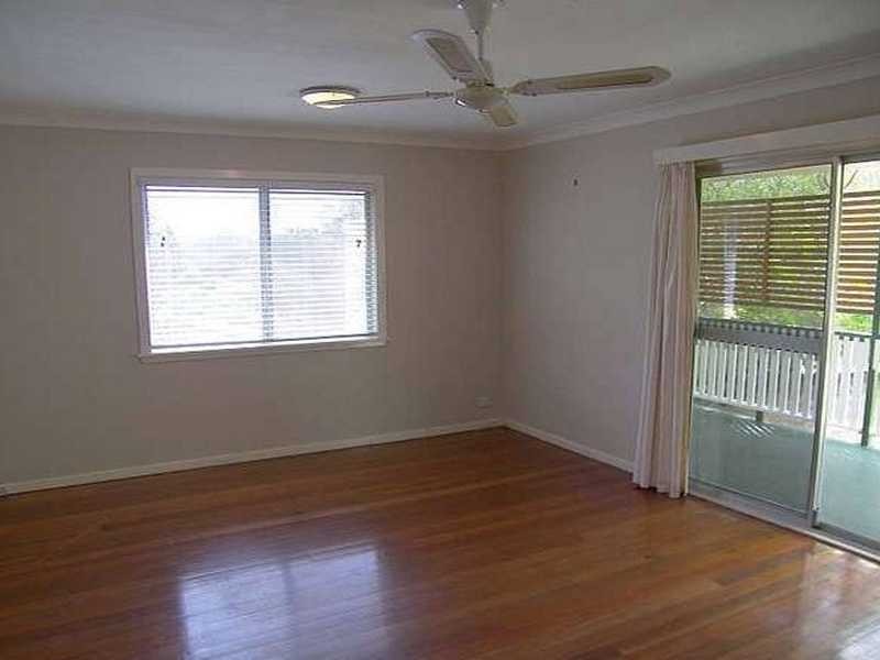 42 Marland Street, Kenmore QLD 4069