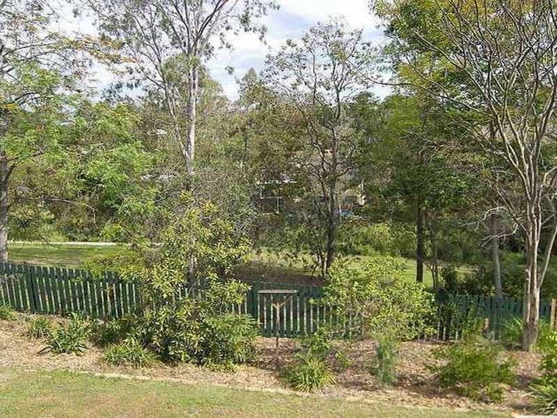 42 Marland Street, Kenmore QLD 4069