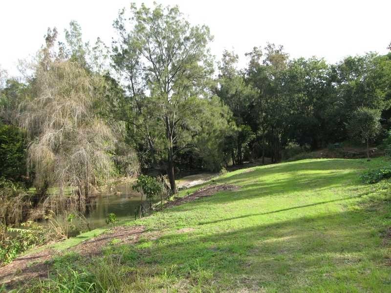 Brookfield QLD 4069