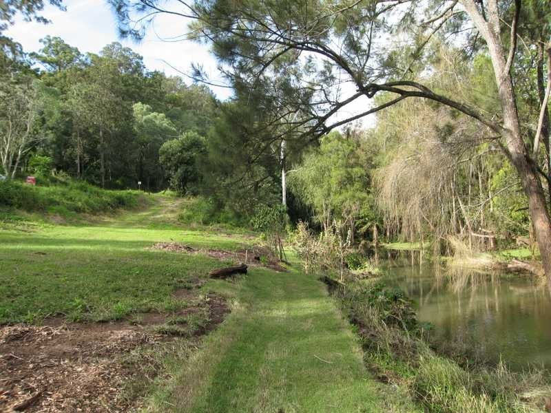 Brookfield QLD 4069