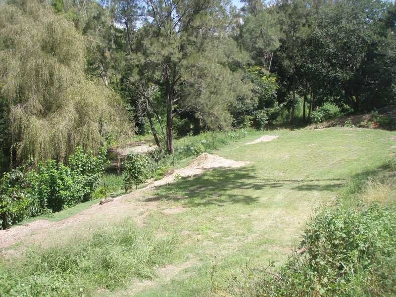 Brookfield QLD 4069