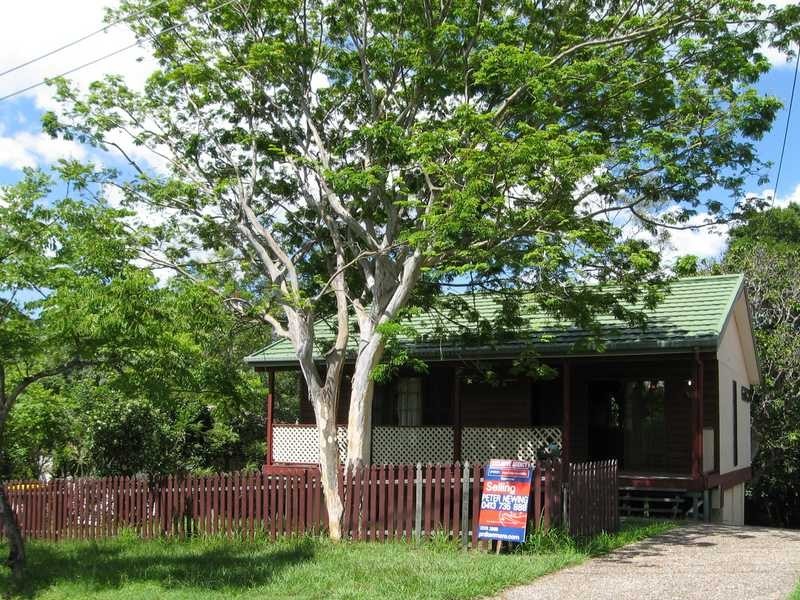 37 Moordale Street, Chapel Hill QLD 4069
