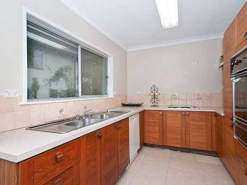 74 Brookfield Road, Kenmore QLD 4069