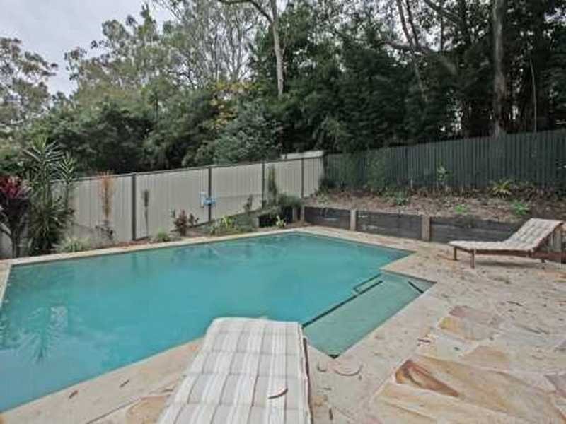 33 Fallbrook Street, Kenmore QLD 4069