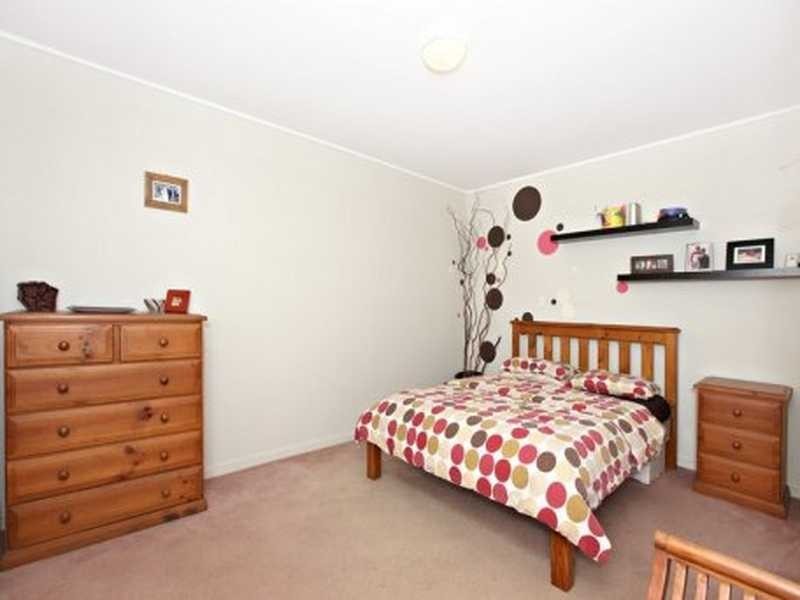 33 Fallbrook Street, Kenmore QLD 4069
